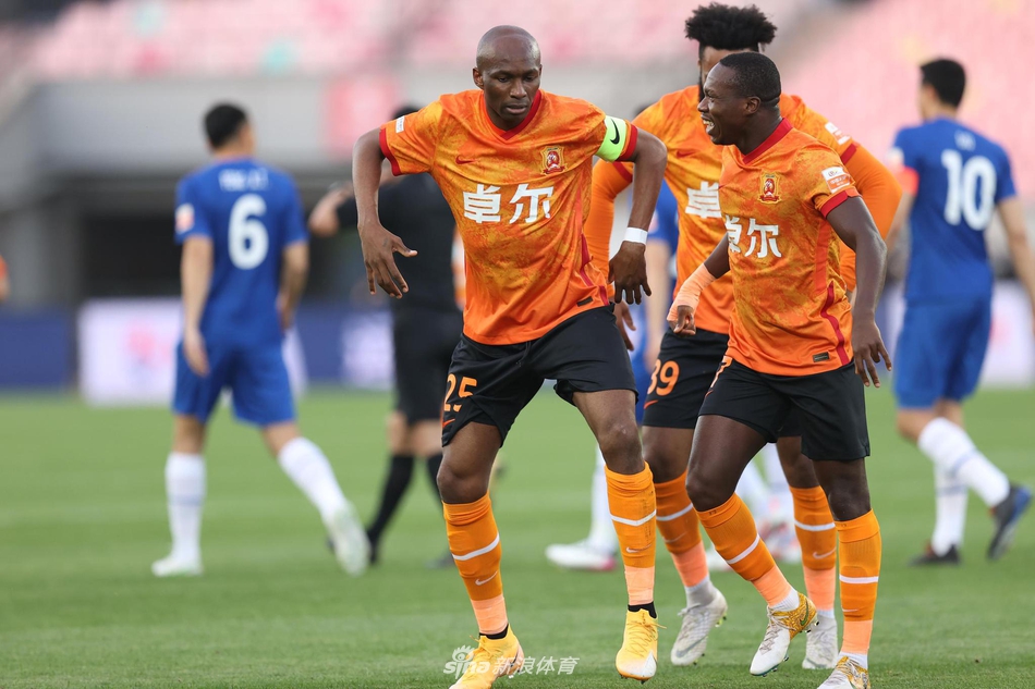 新浪直击武汉队1-3上海申花