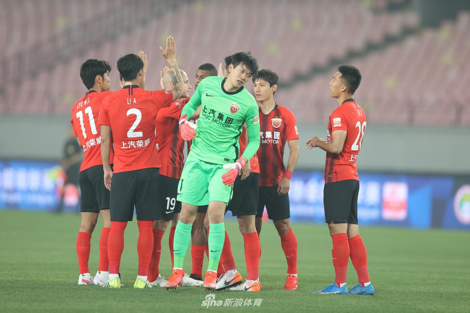 新浪直击上海海港VS长春亚泰