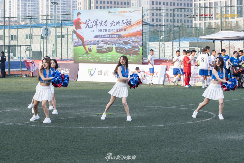 舞动青春!啦啦宝贝热舞闪耀青岛