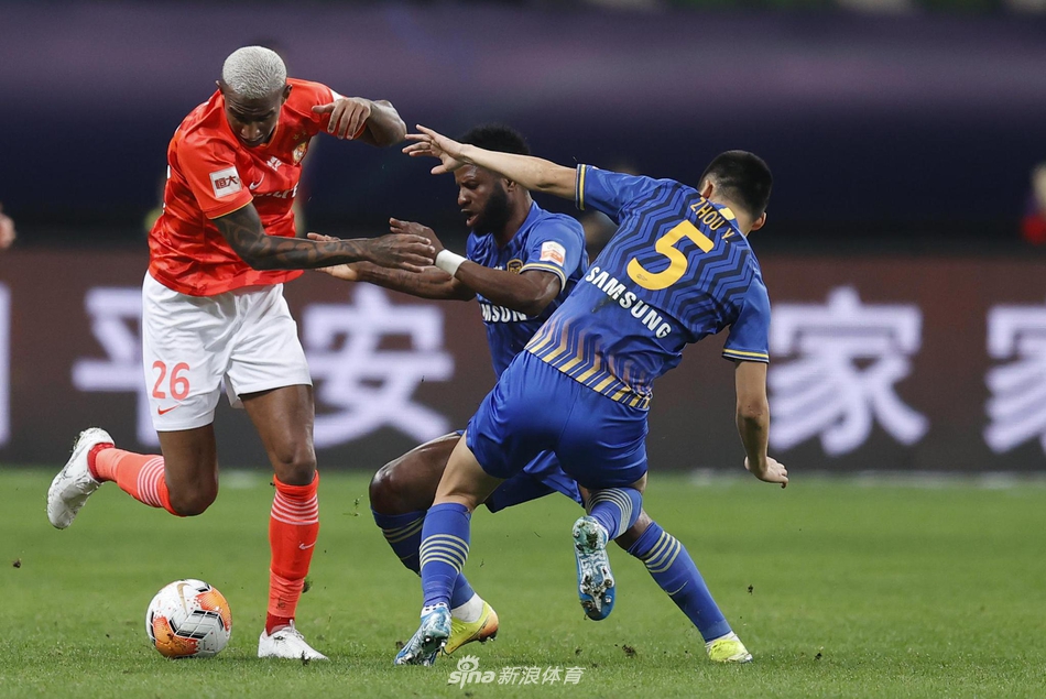 塔利斯卡以一敌二