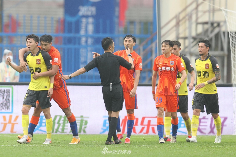 新浪直击山东泰山VS广州队