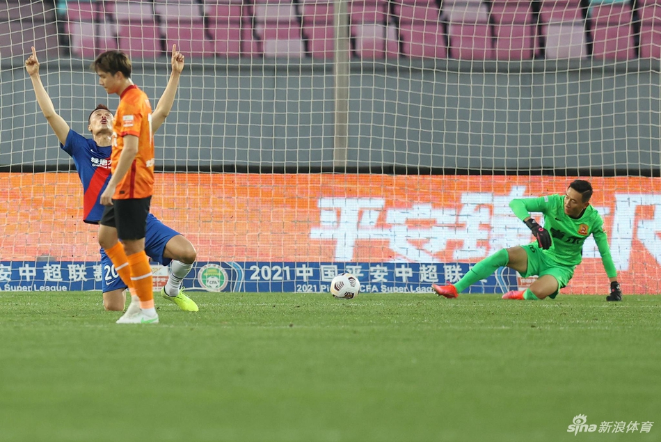 新浪直击武汉队1-3上海申花