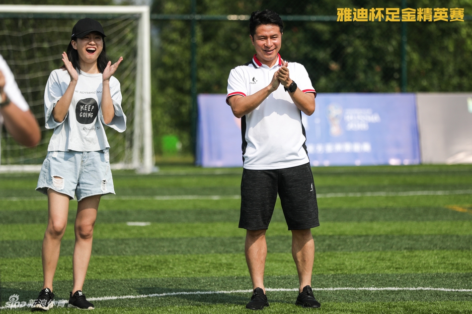 彭伟国参与九宫格射门游戏