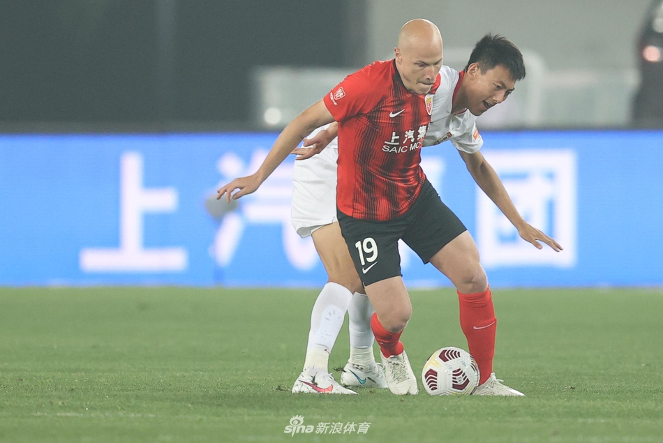 新浪直击上海海港VS长春亚泰