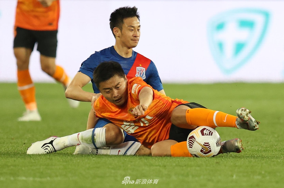 新浪直击武汉队1-3上海申花