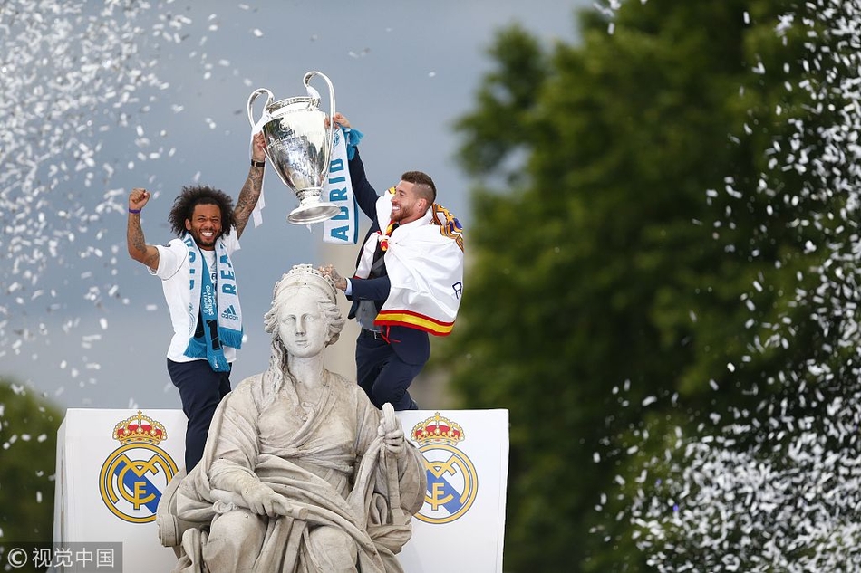 皇马欧冠夺冠举行冠军游行 C罗成为焦点