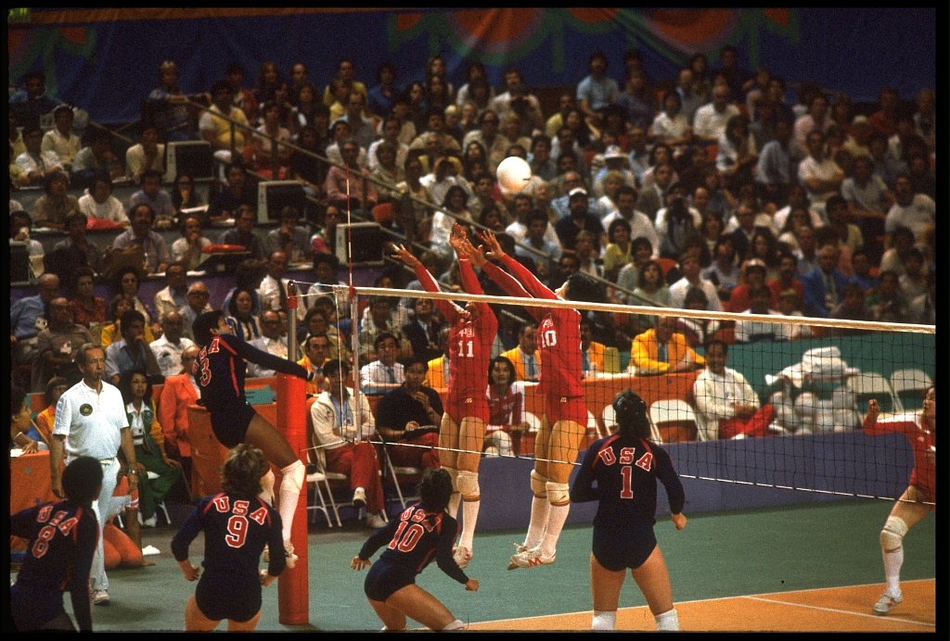 历史上的今天中国女排洛杉矶奥运夺冠