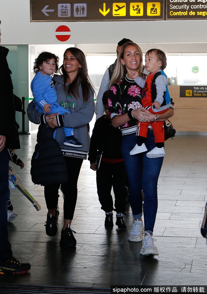 梅西和苏亚雷斯结束圣诞假期 返回巴塞罗那备战比赛