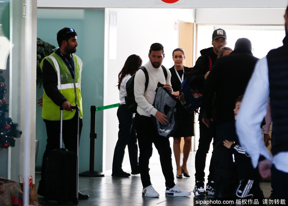 梅西和苏亚雷斯结束圣诞假期 返回巴塞罗那备战比赛