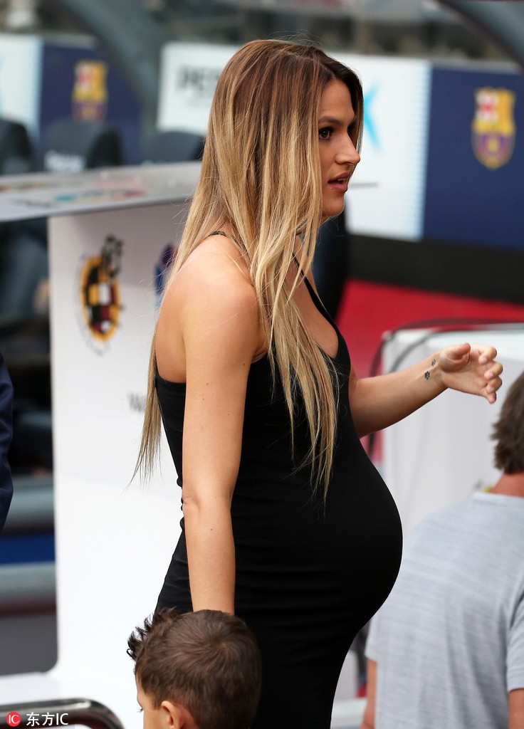 巴萨众星家人亮相诺坎普