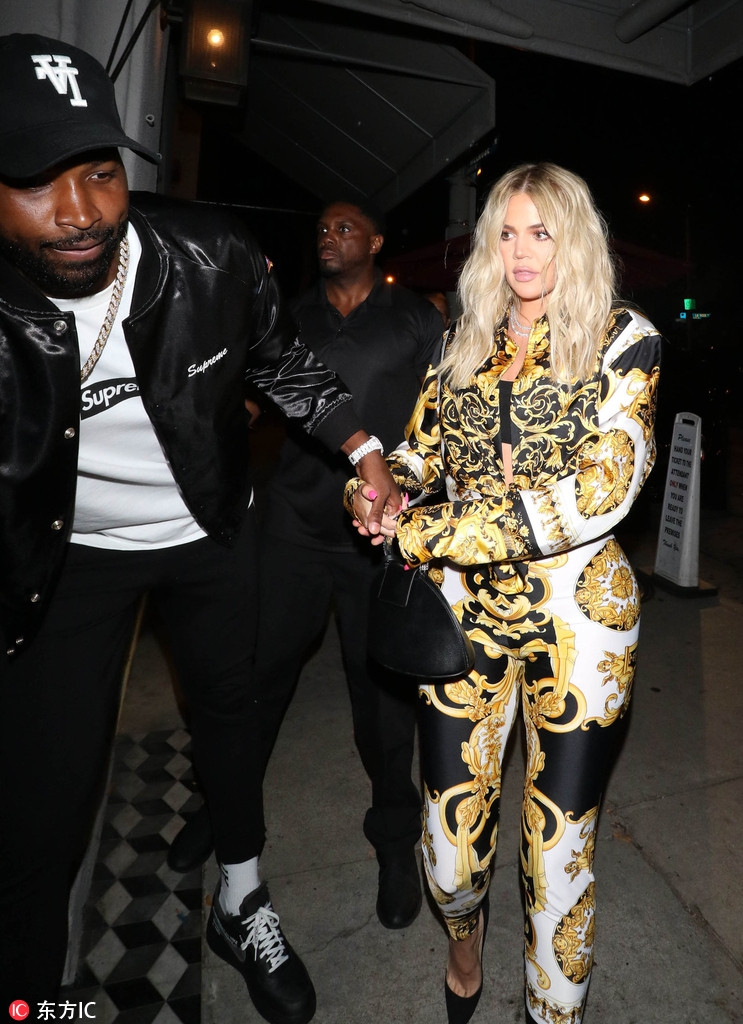 汤普森与女友科勒-卡戴珊深夜外出