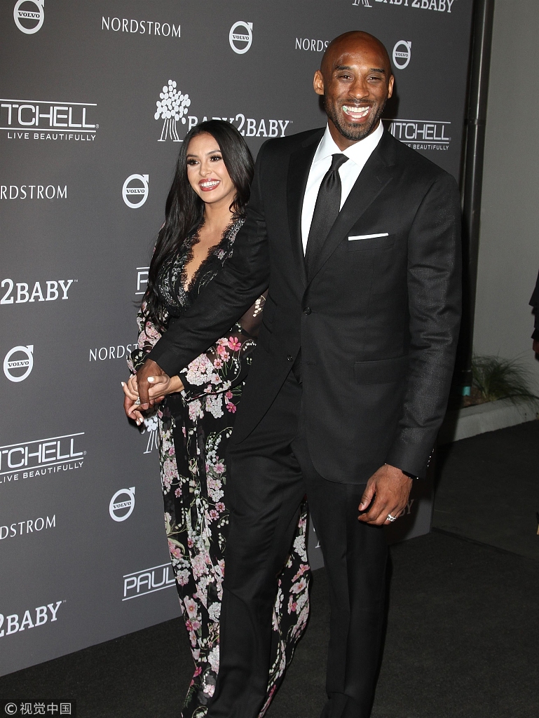 科比携爱妻出席活动