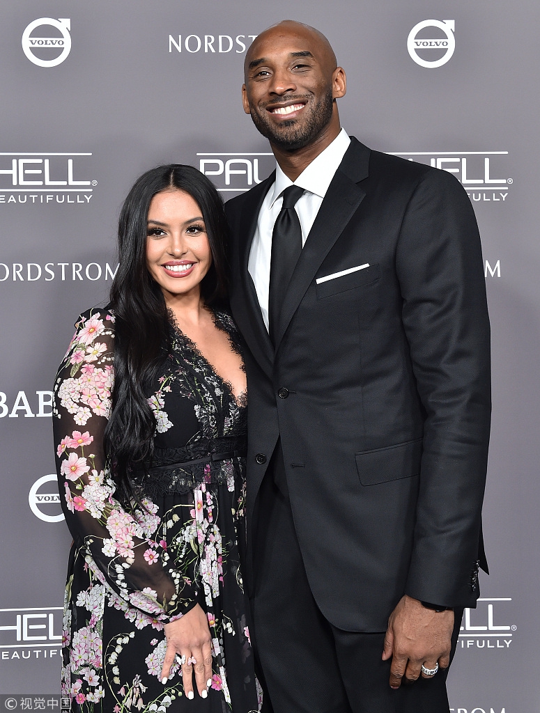 科比携爱妻出席活动