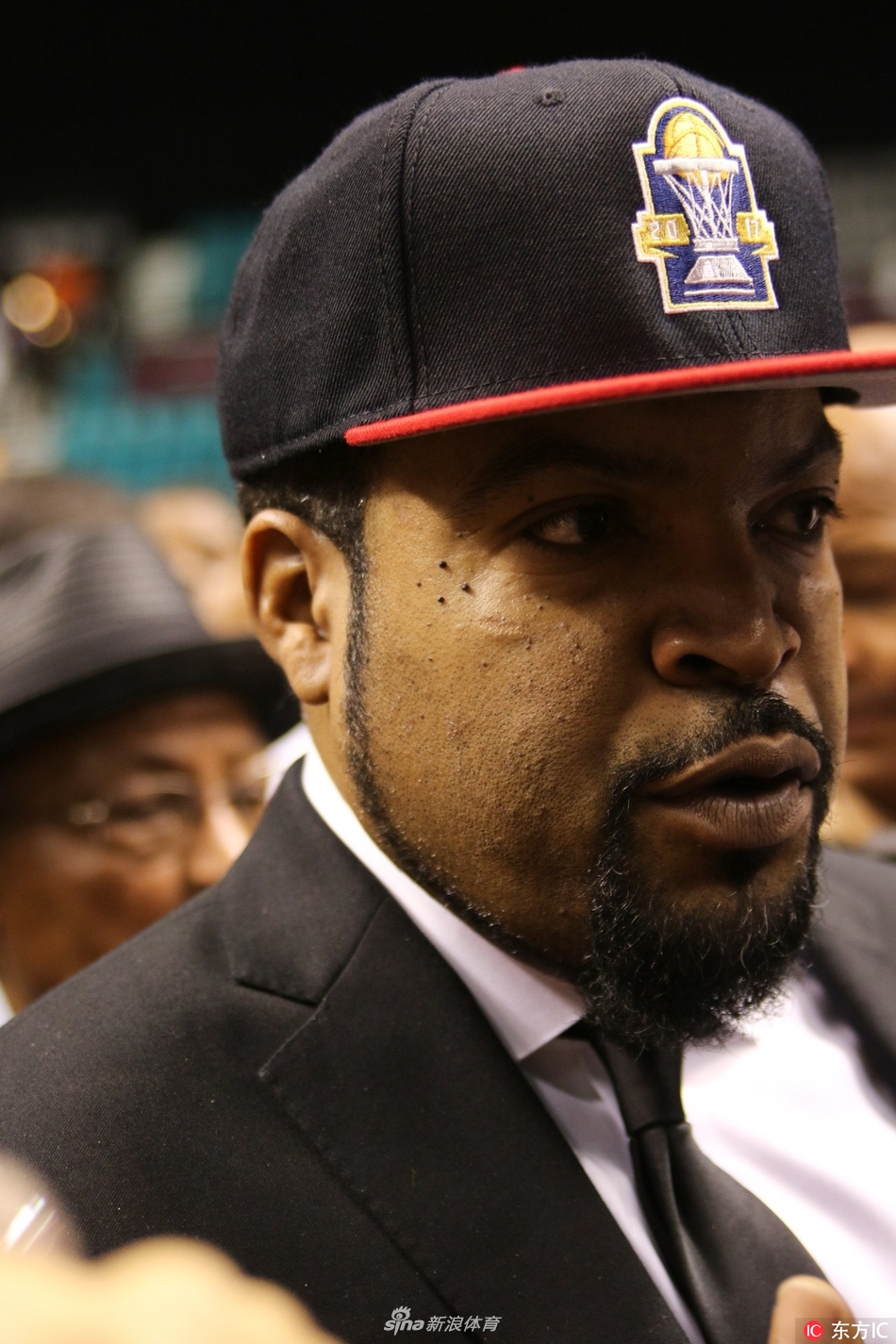 艾斯-库伯观战big3联赛总决赛