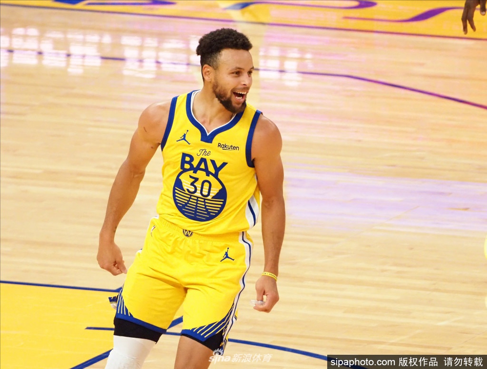 库里成为现役第8位60分先生