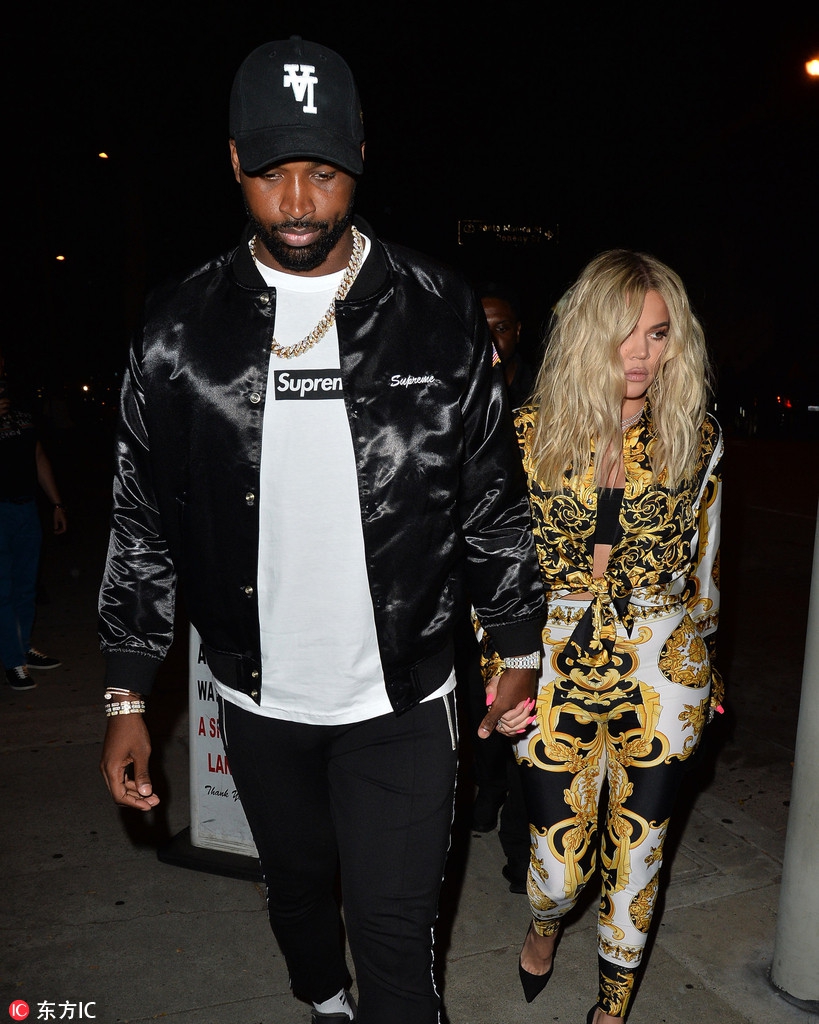 汤普森与女友科勒-卡戴珊深夜外出