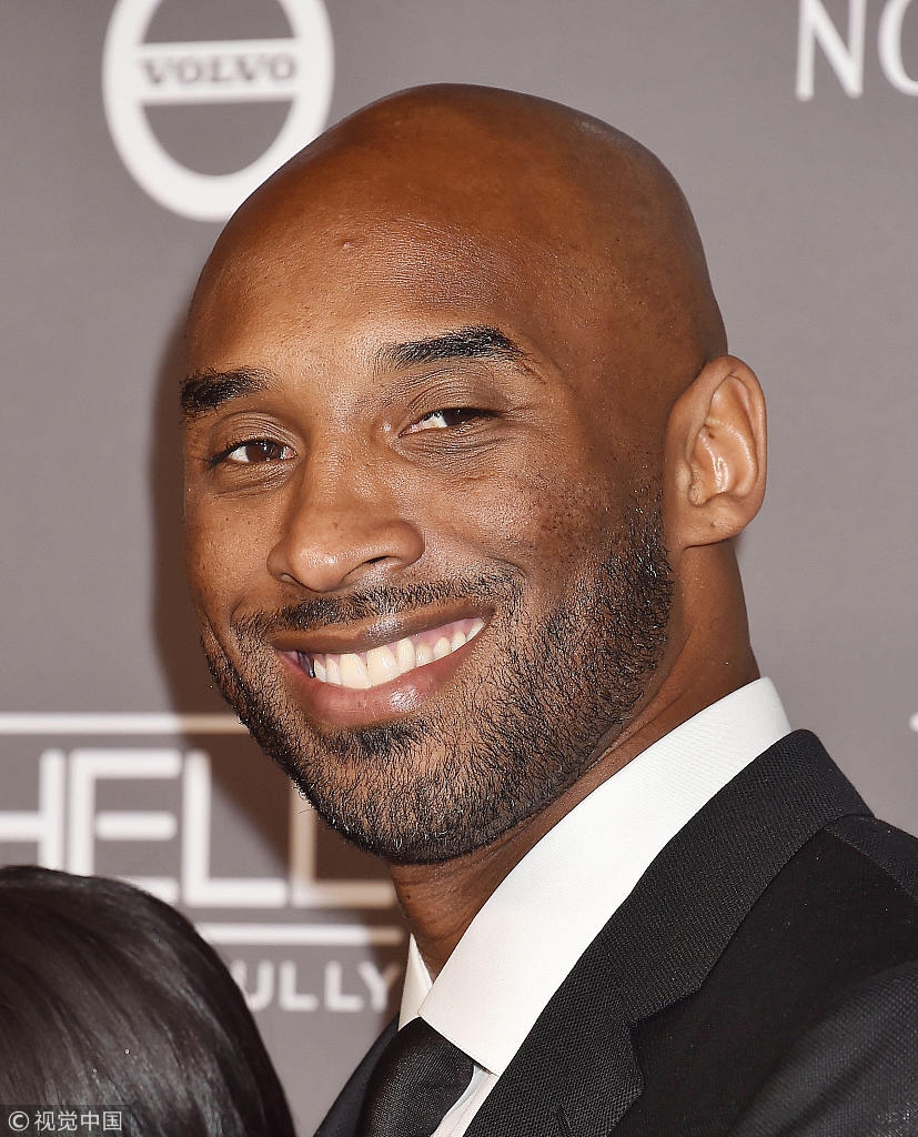 科比携爱妻出席活动