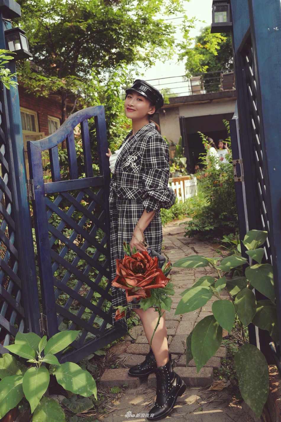 何雯娜时尚大片 高级感十足