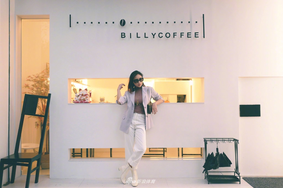 何雯娜时尚大片 高级感十足