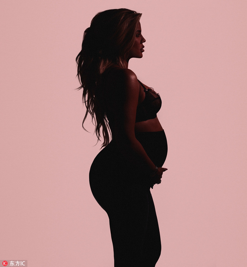 科勒-卡戴珊拍摄怀孕写真