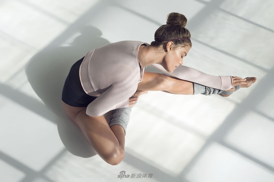 超模妮娜运动大片