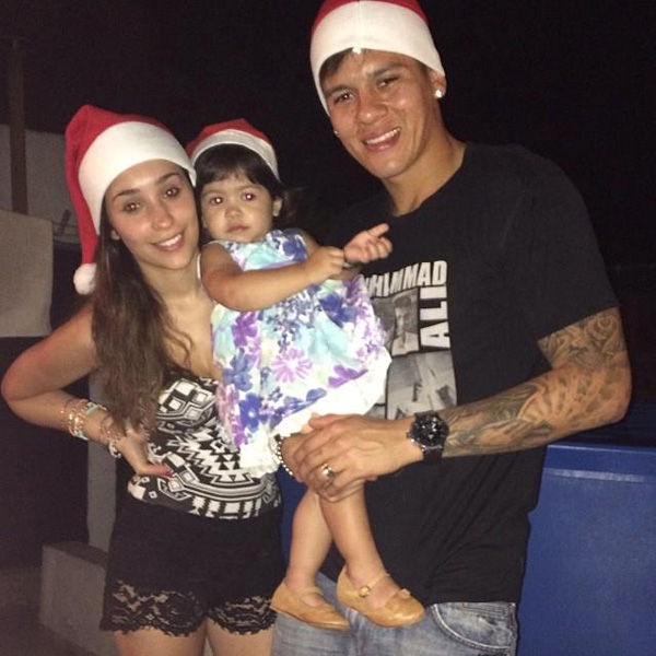 罗霍的妻子曾是阿根廷时尚界明星,美艳性感,二人结婚后妻子放弃事业