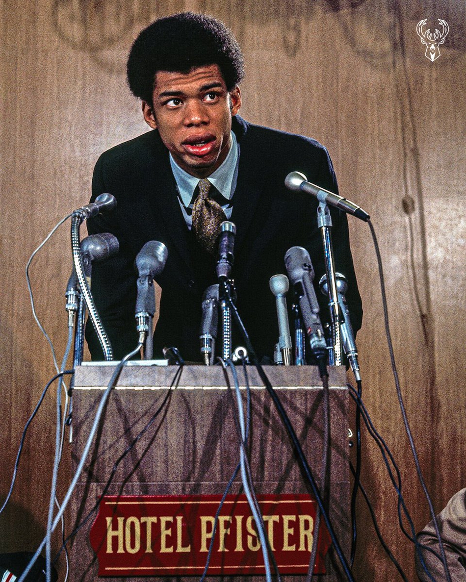 老照片祝贾巴尔生日快乐