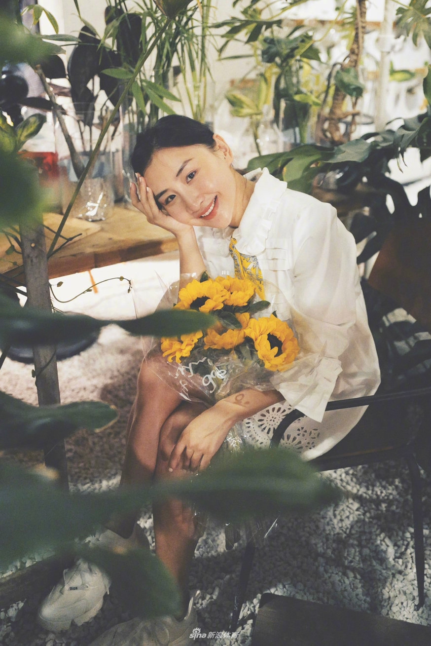 何雯娜时尚大片 高级感十足