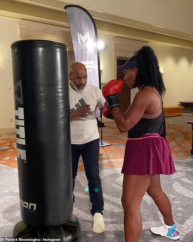 泰森指导小威打拳击