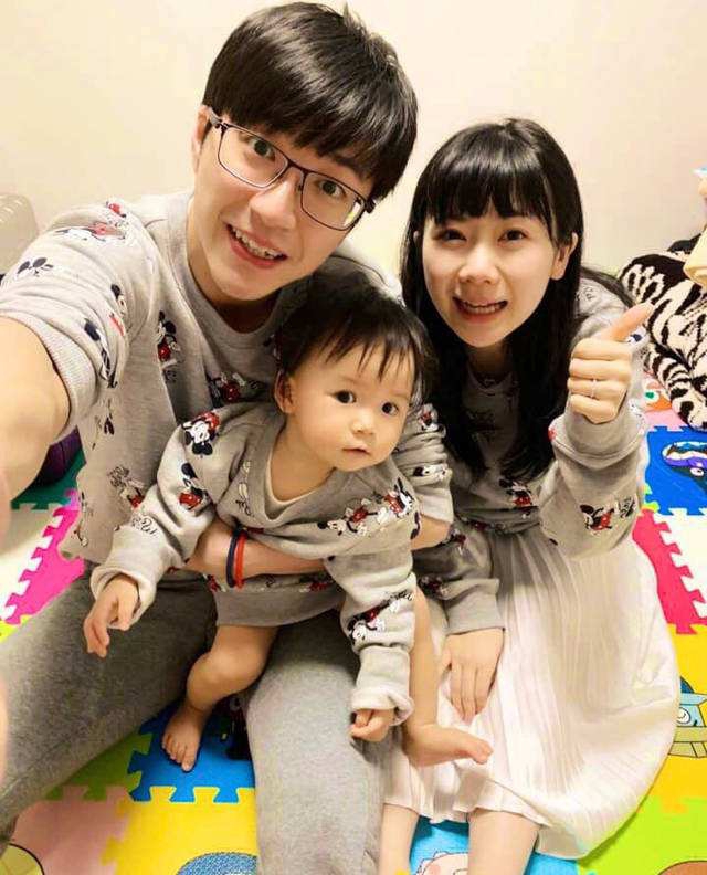 江宏杰晒子女近照 福原爱抱女儿站在樱花树下画面超美