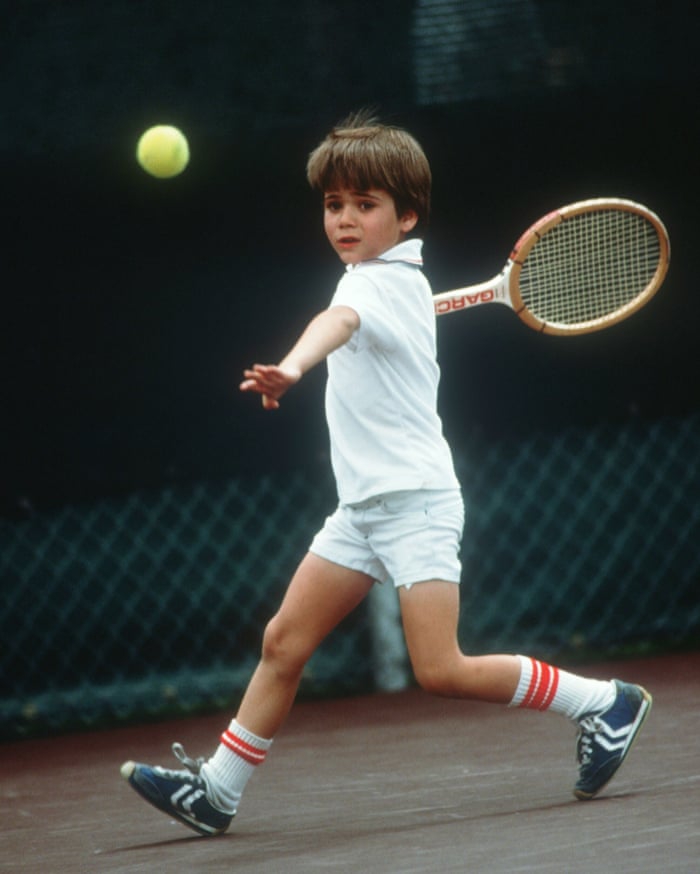 1 / 20 1970年4月29日阿加西出生在拉斯维加斯,在21年的网球生涯中