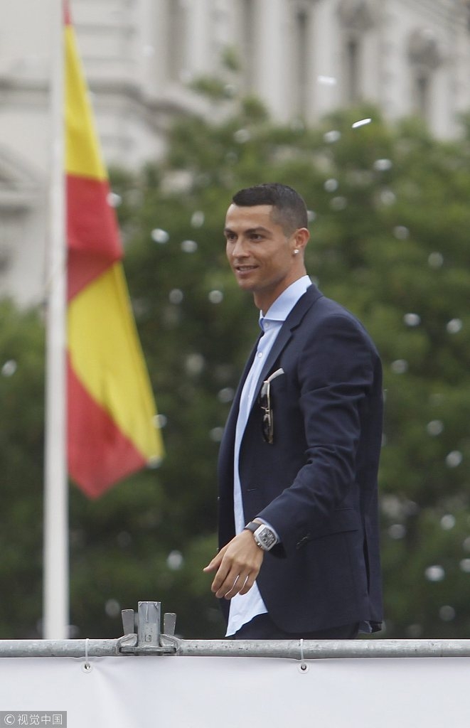 皇马欧冠夺冠举行冠军游行 C罗成为焦点