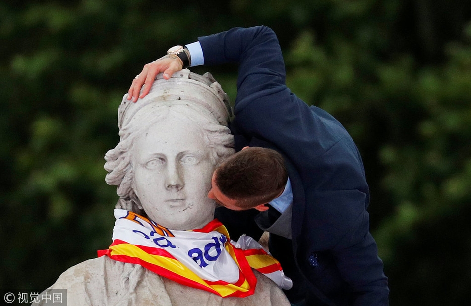 皇马欧冠夺冠举行冠军游行 C罗成为焦点