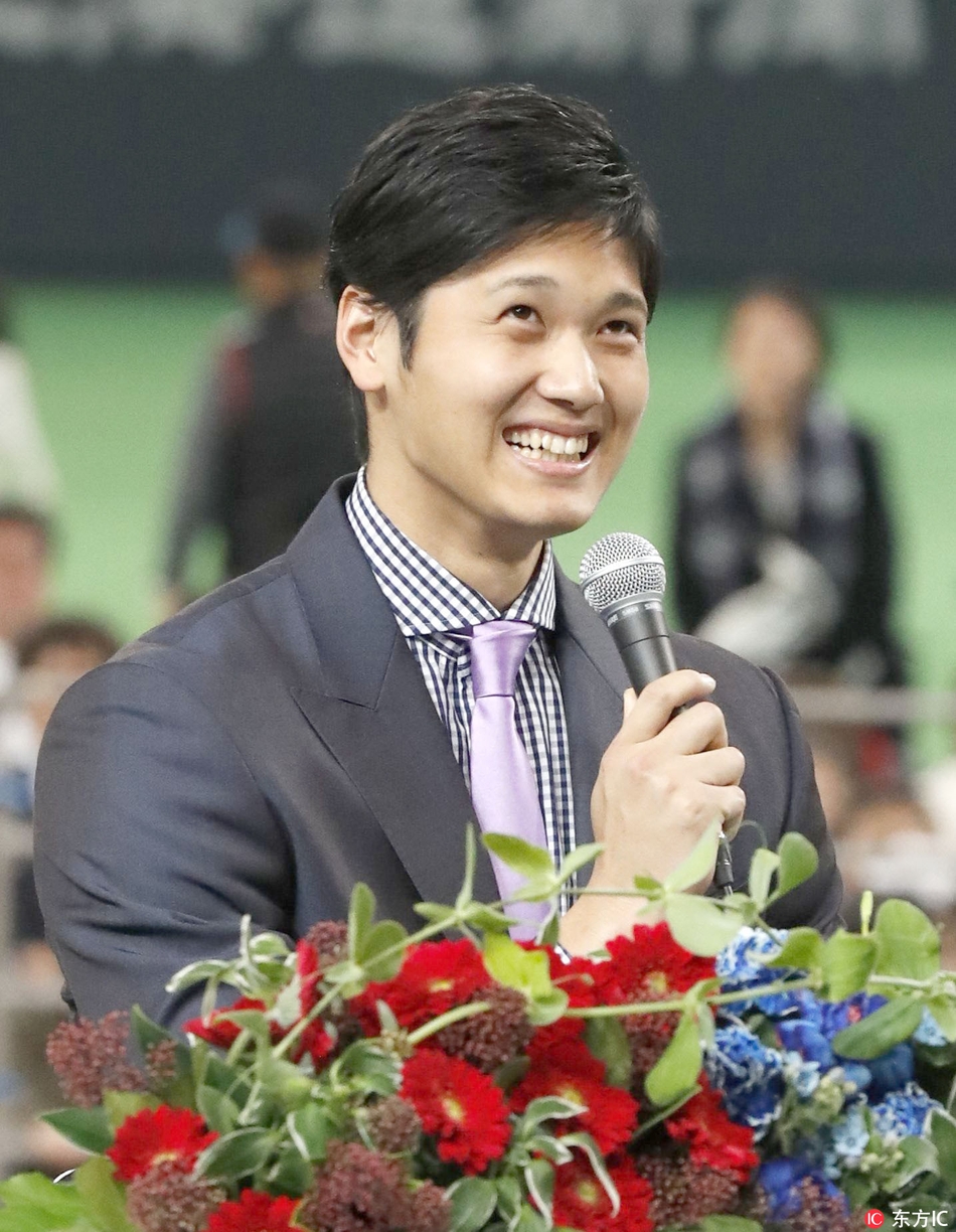 大谷翔平亮相札幌巨蛋_高清图集_新浪网