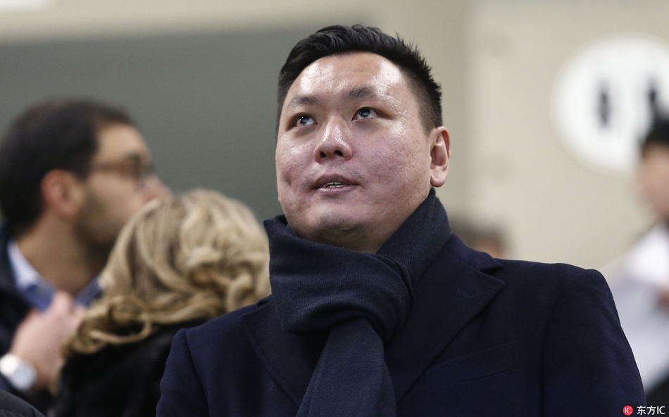 韩力观战米兰比赛