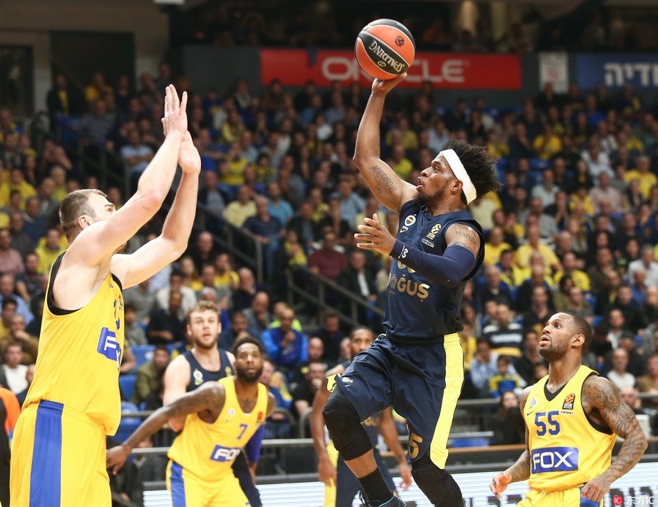 欧洲篮球特拉维夫马卡比82-73费内巴切