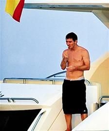 5、最爱吃棒棒糖的球王