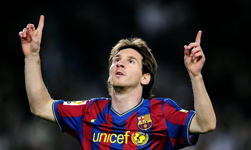 3、梅西双手指天背后的故事