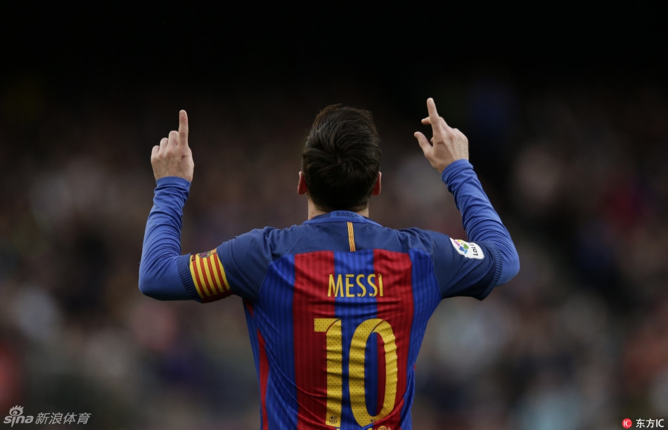3、梅西双手指天背后的故事