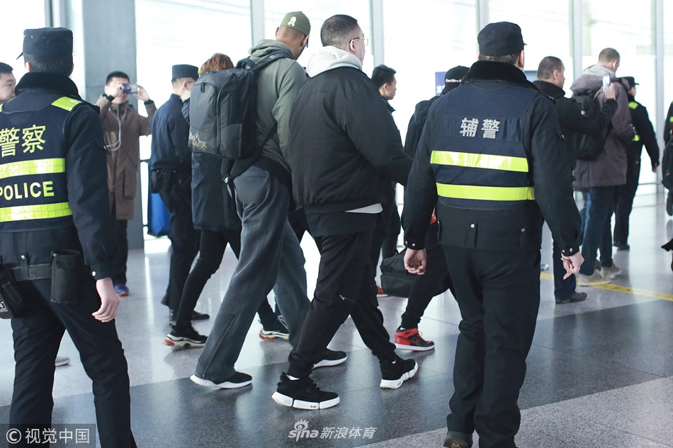 邓肯老大爷现身机场！史上最低调的中国行结束