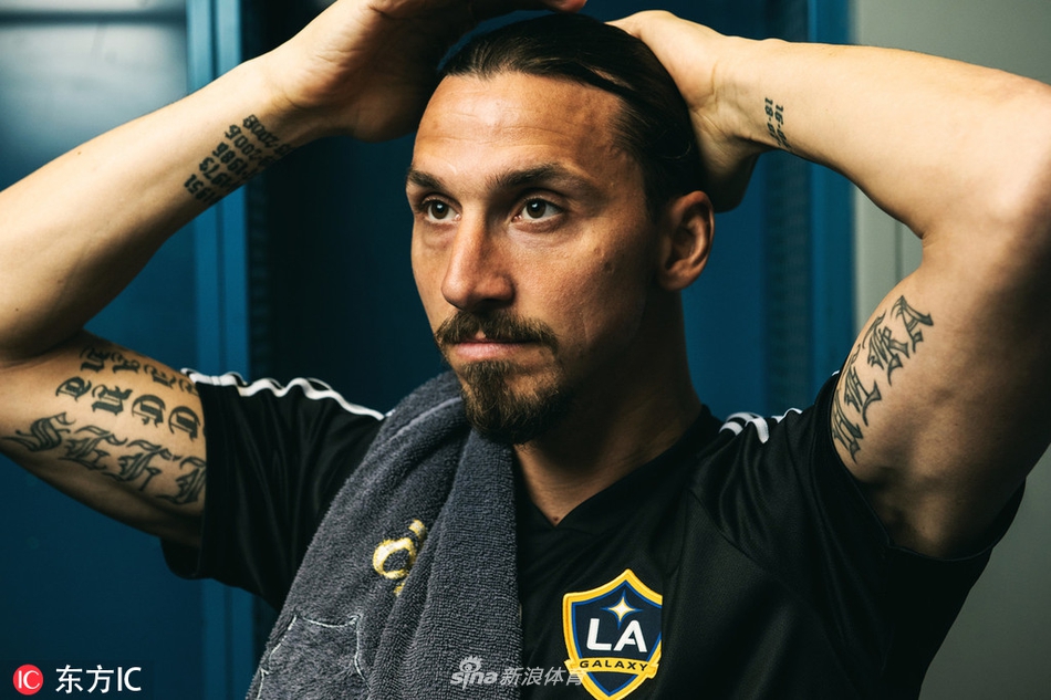 伊布拉希莫维奇拍摄更衣室写真_高清图集_新浪网