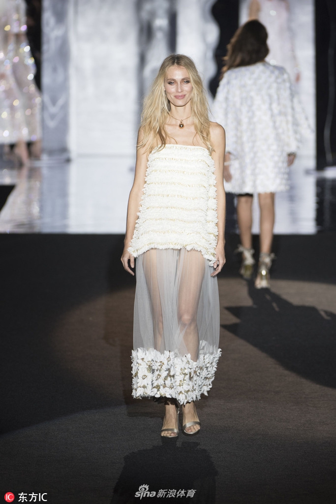 枕边红颜：普约尔超模娇妻瓦内萨