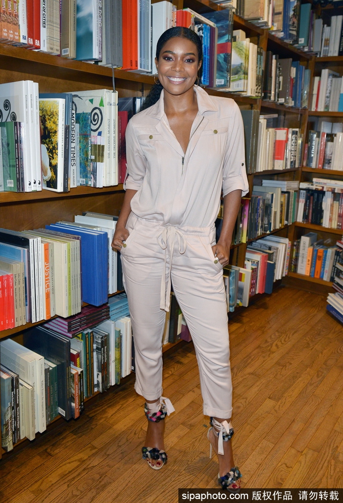 衣品不俗！盘点韦德美妻尤尼恩花样个人生活