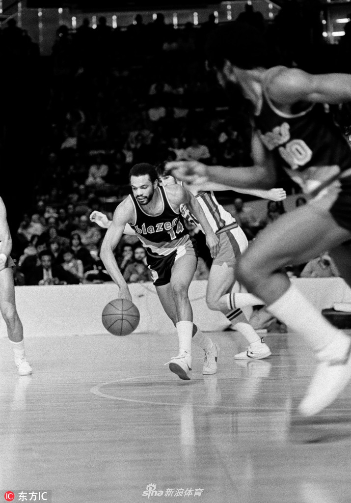 莱昂内尔-霍林斯