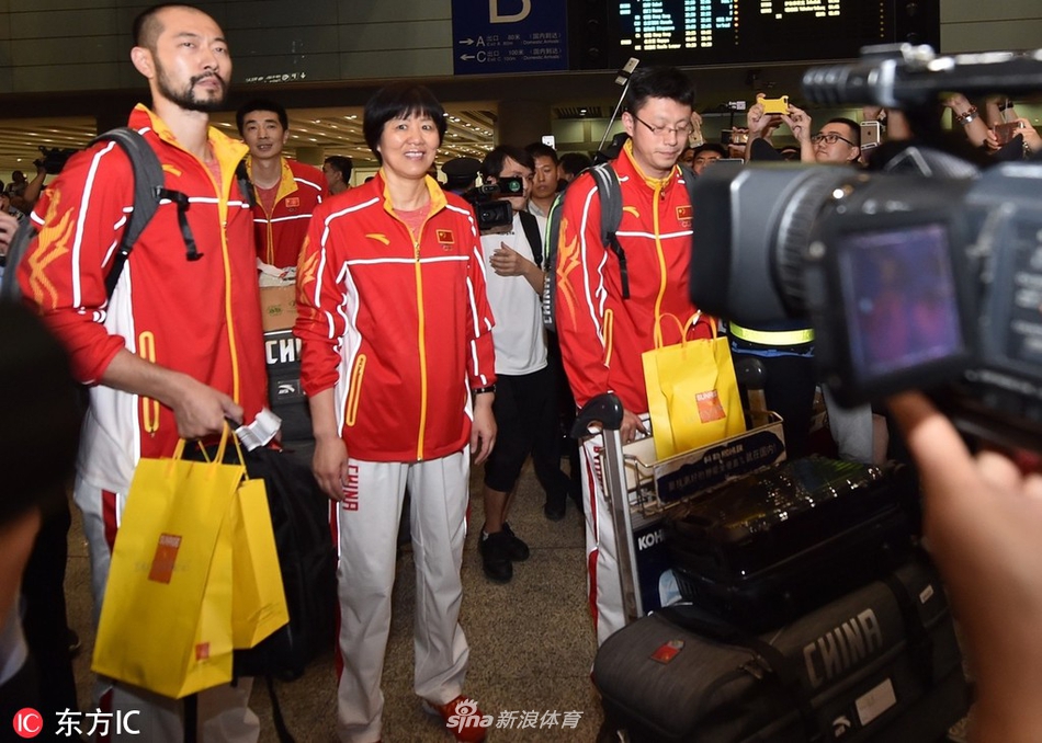 中国女排结束里约奥运载誉而归