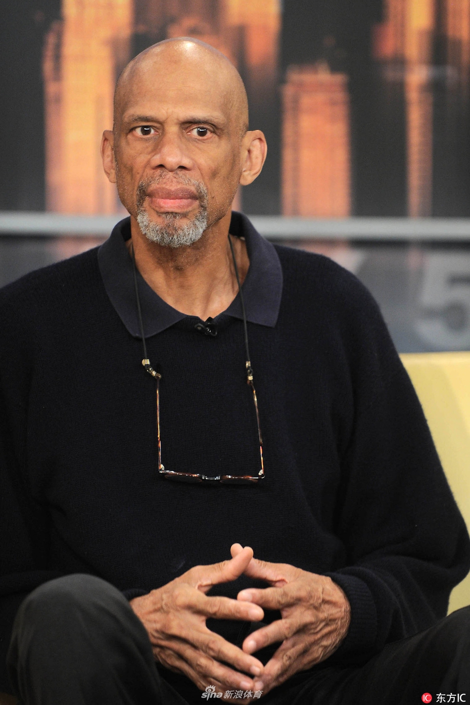 贾巴尔录节目推新书缅怀教练