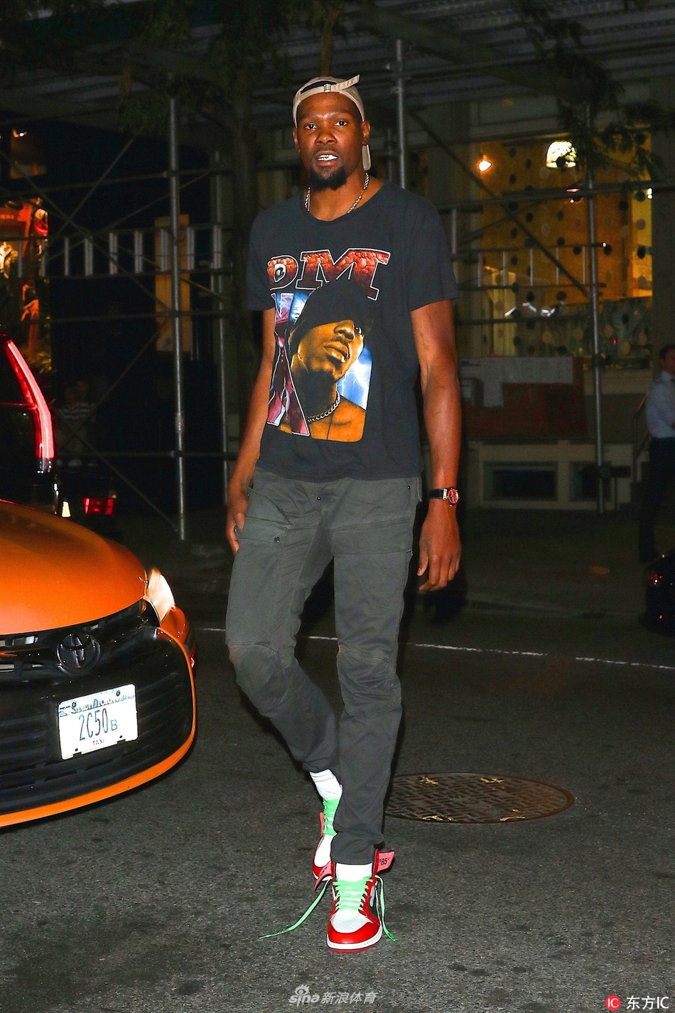 杜兰特夜店寻欢 喝高了醉眼朦胧