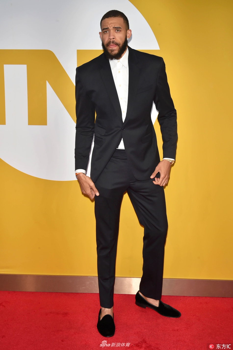 nba大佬穿西装!你帅你套路 我丑我上天_高清图集_新浪网