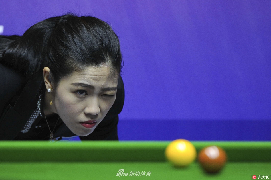 斯诺克世界杯中国美女裁判帅气执法