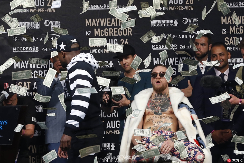 跨界大战宣传纽约站小梅威瑟狂撒纸币叫嚣